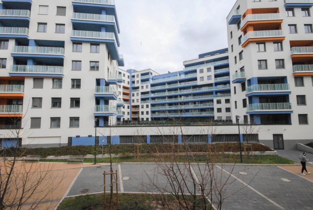 Danube river flat with balcony,free garage - B&B Budapest