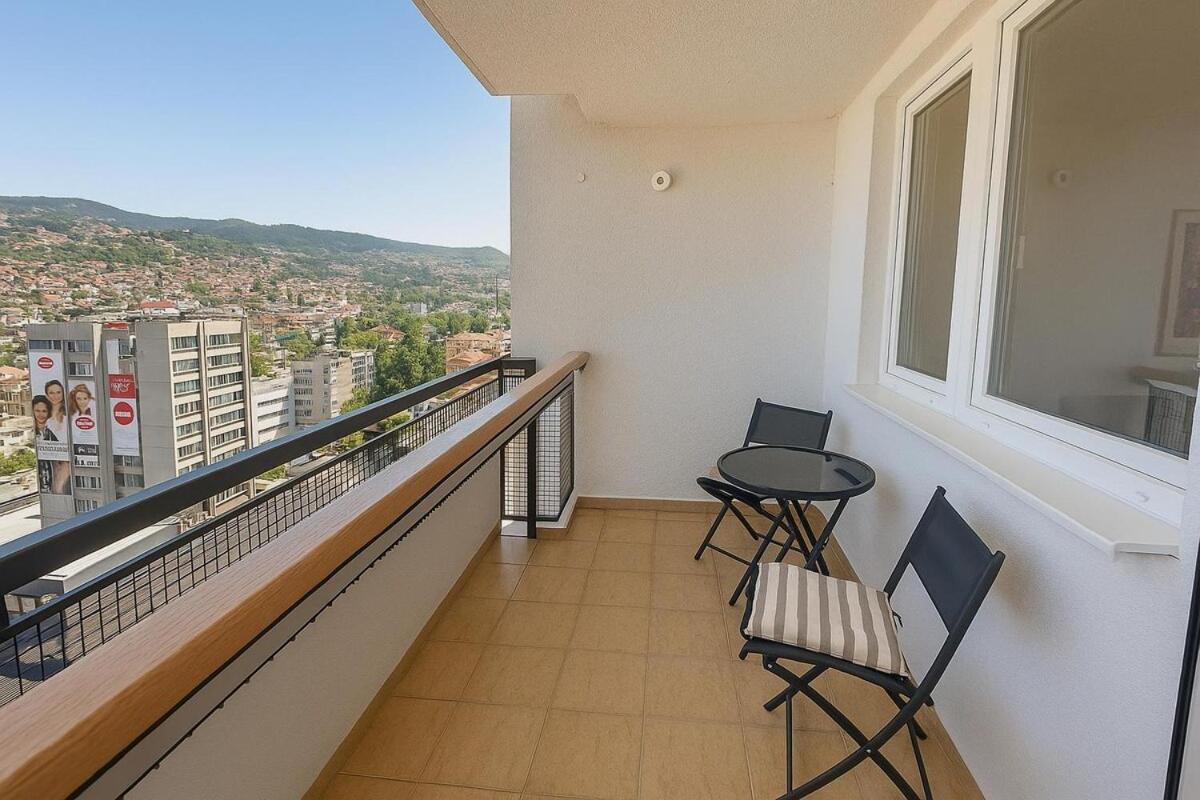 Skyline Apartment in Center - Sarajevo Best City View - Bed and Breakfast Sarajevo