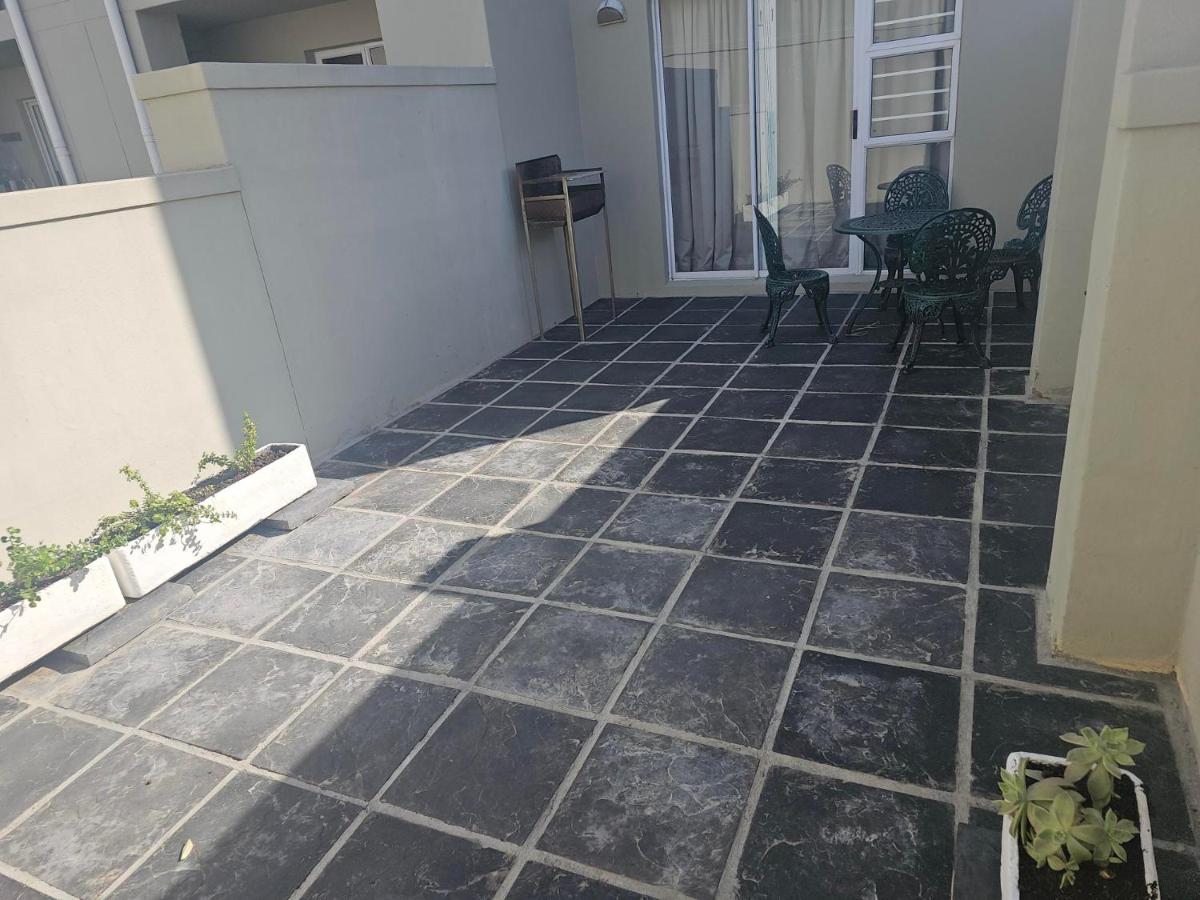 180 Mont Blanc - B&B Gordons Bay