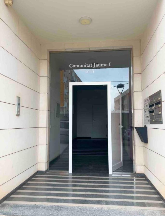 Piso con terraza a 5 min del mar - B&B Alcanar