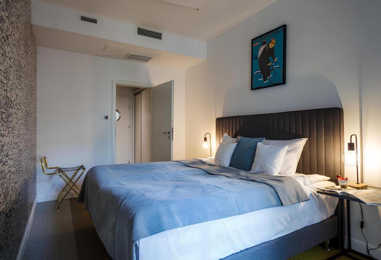 Superior One-Bedroom Apartment