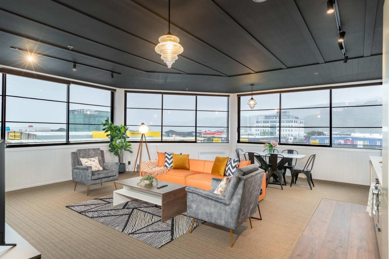 Sunny 3BR Petone Apt - Close to Shops Transit - Bed and Breakfast Lower Hutt