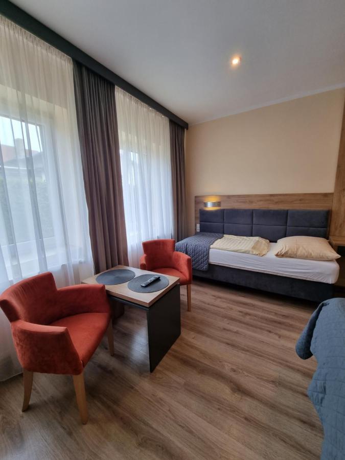 Driepersoonskamer met Eigen Badkamer