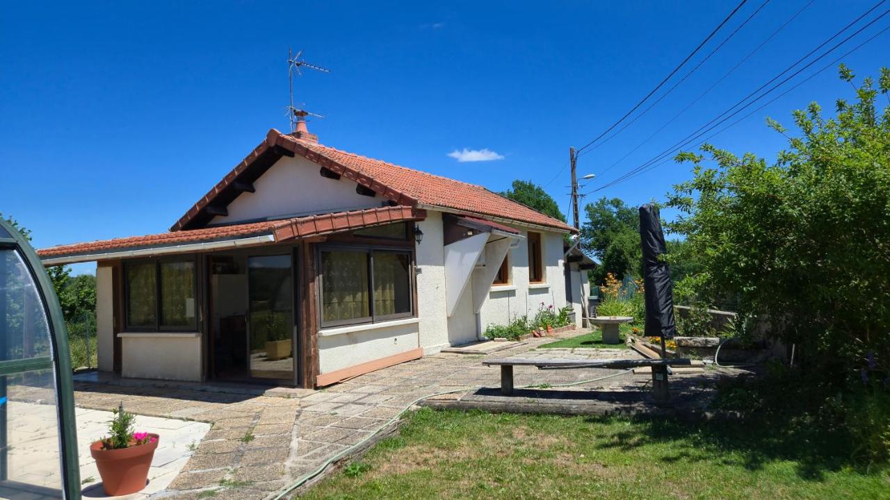 maison a la campagne avec piscine - B&B Flayat