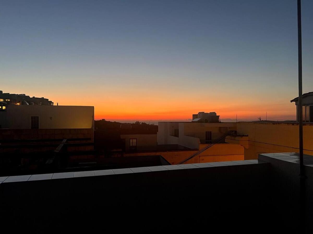 Spacious house with roof-terrace - B&B Mellieħa