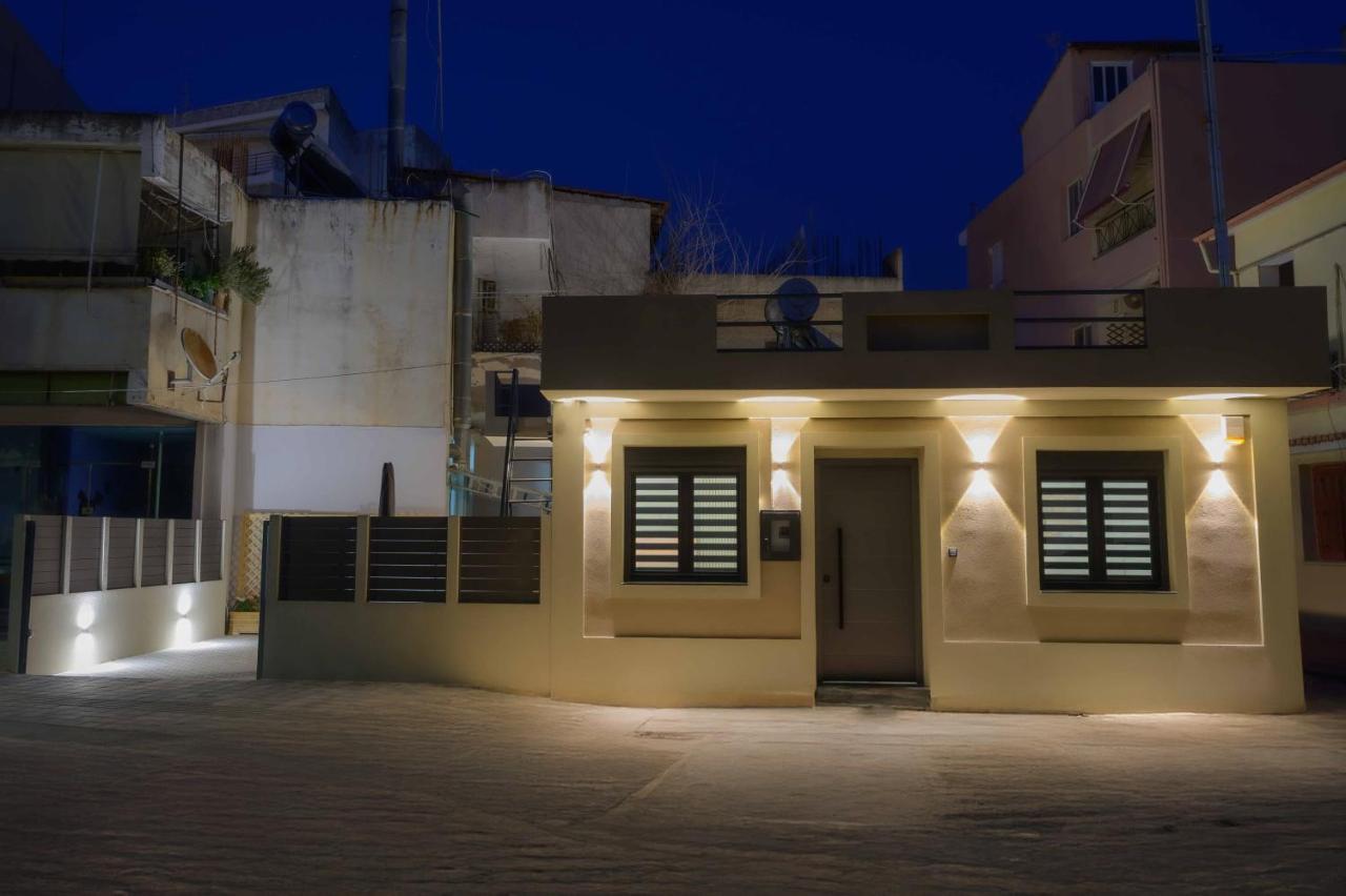 Modern house Katoikia Pyrgos - B&B