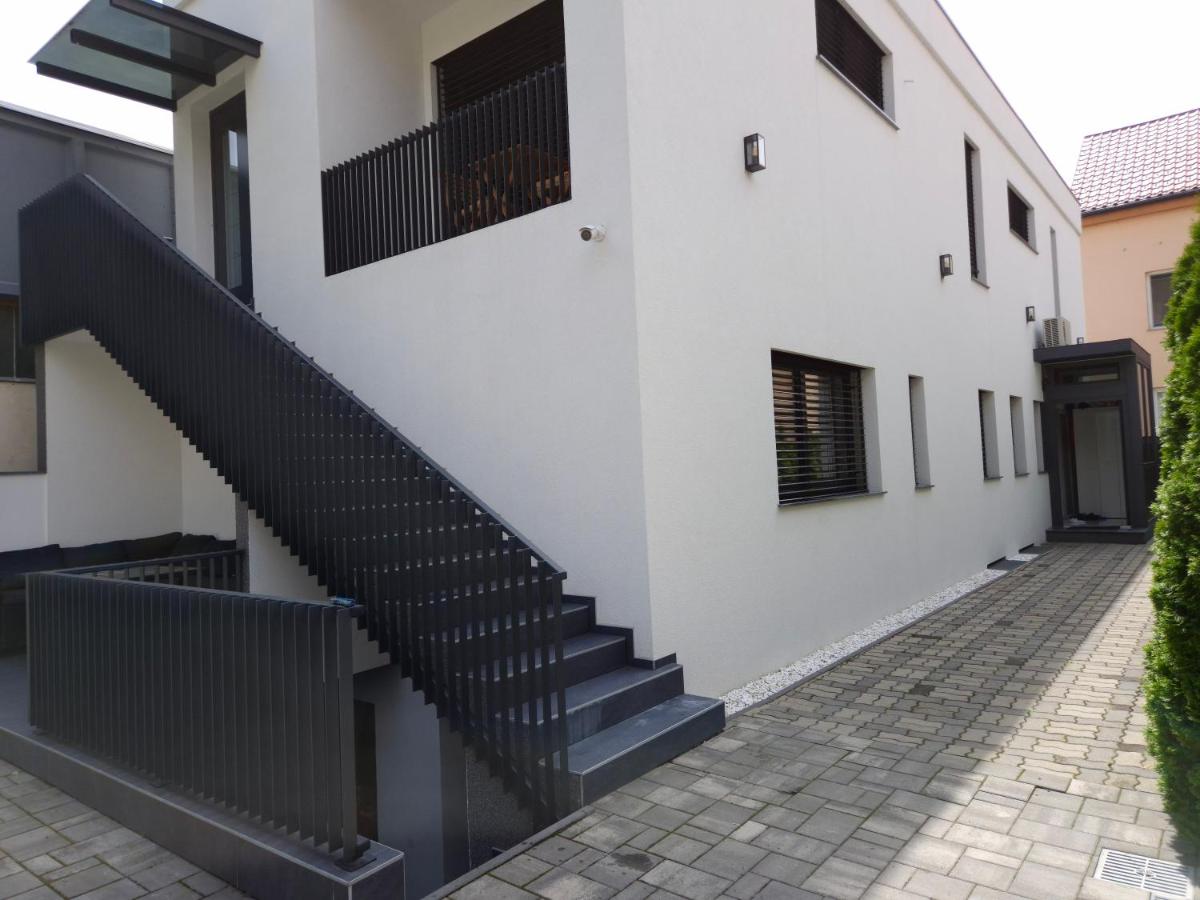 Apartment DINLUX - B&B Maribor