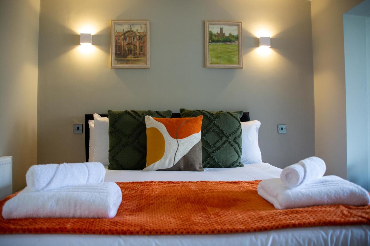Doppel-/Zweibettzimmer mit Dusche