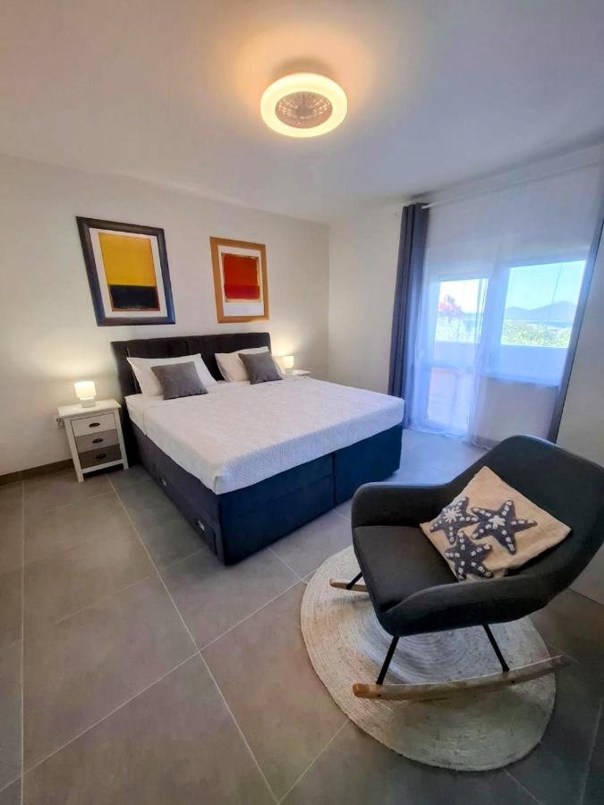 Apartment mit 3 Schlafzimmern und Meerblick