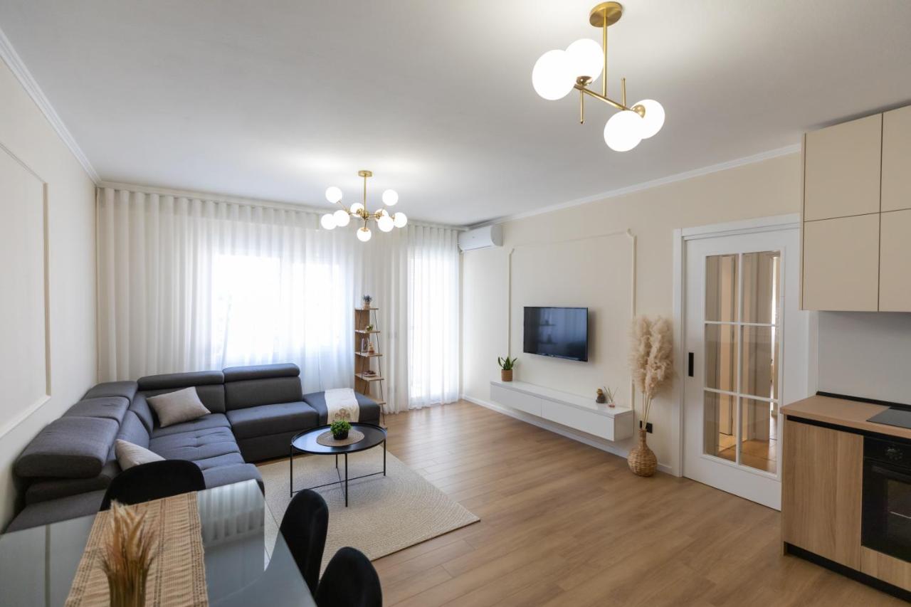 Cityline Apartment - Steps from Station & Center - Ferienwohnung Durrës