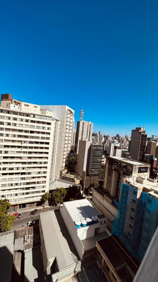 Apê Maletta | Colorido, moderninho e estiloso - B&B