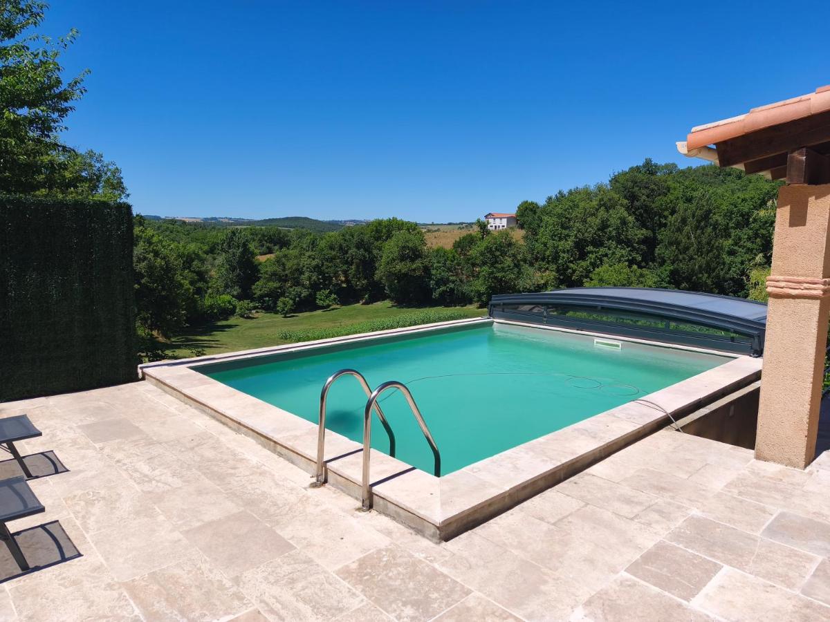 Charmant gîte de Lacrouzette avec piscine - B&B Saint-Benoît-de-Carmaux