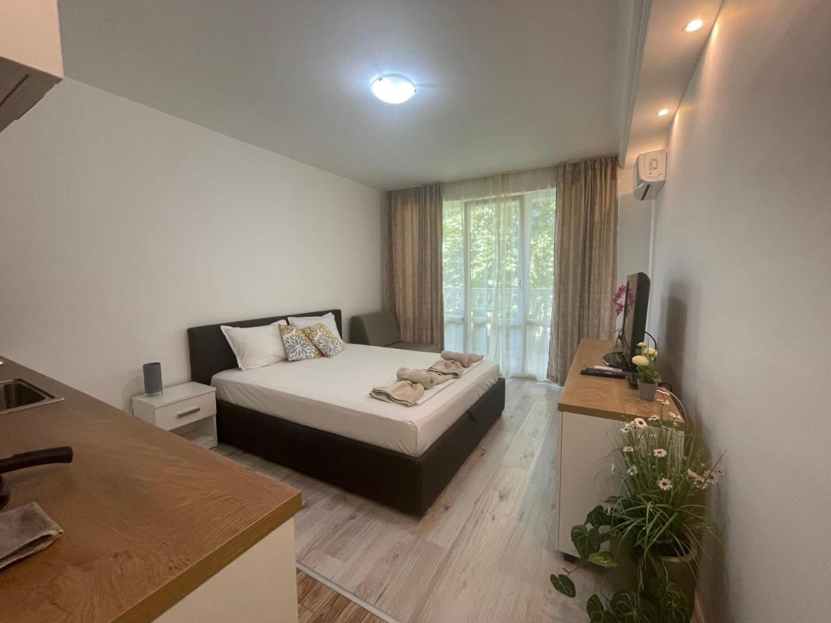 Студио Симона 3 - първа линия море - B&B