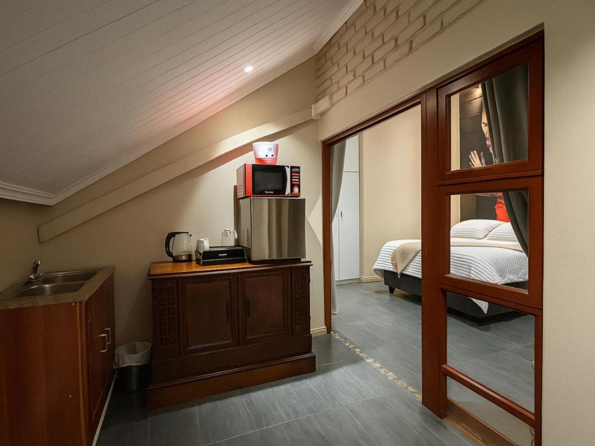 Queen Room