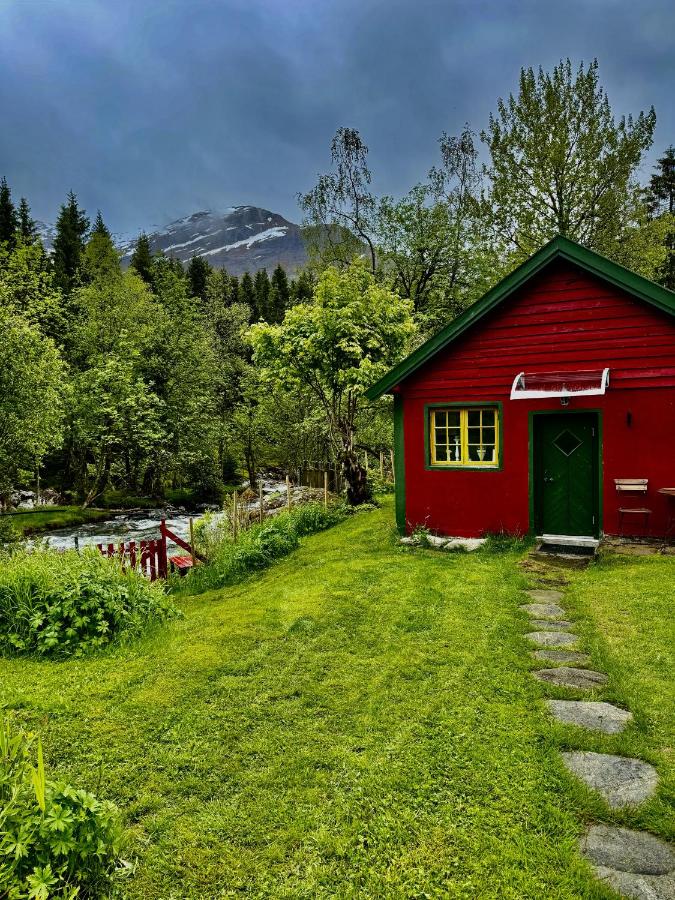 Haukedalen mountain panorama river view - Ferienwohnung Holsen