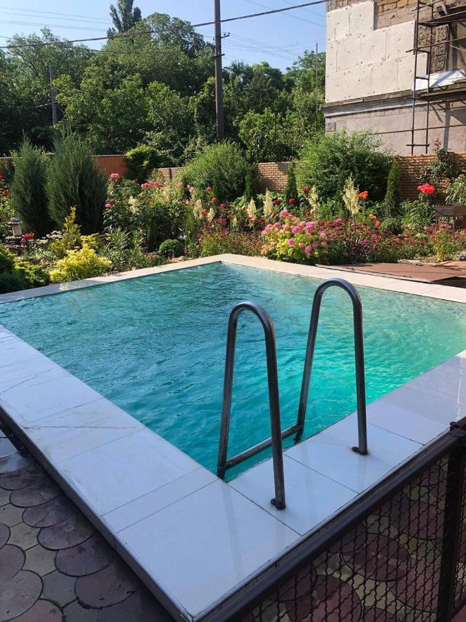 Домик с бассейном возле Молодой Гвардии - Ferienwohnung Odessa