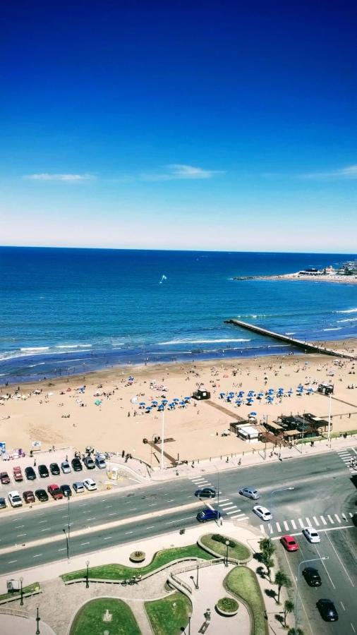 Apart Lena 3 amb Edificio Almería I con cochera frente a la playa - B&B Mar del Plata