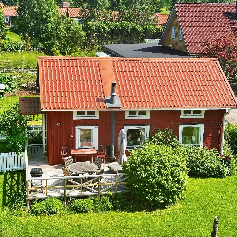 Visthuset, historical cottage at Långnäs Manor - B&B Långnäs