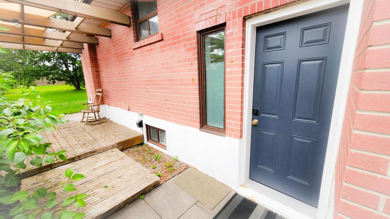 Richview Gardens Apartment - Ferienwohnung Toronto