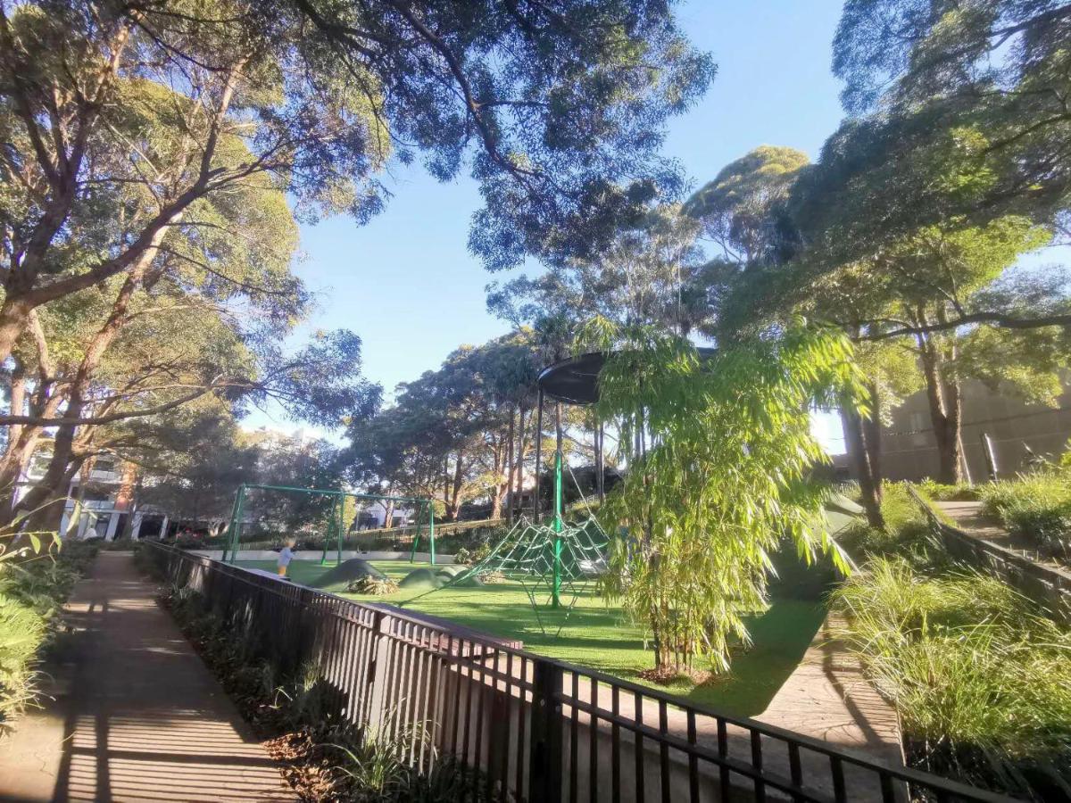 Comfy 2-bedroom 2-balcony apartment Close to CBD, Train and Metro easy reach - Bed and Breakfast Sydney