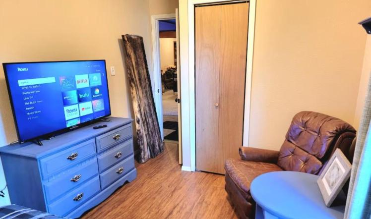Suite with Mountain View