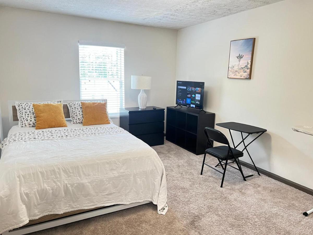 Entire cozy 2-bedroom Guest house in Atlanta - Chambres d'hôtes Atlanta