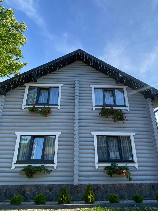 VIP котедж Рокита - B&B Mykulychyn