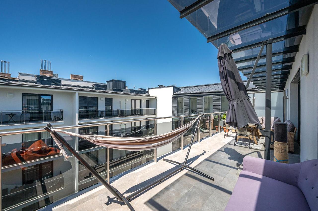 Luxury Penthouse w Garage - Budapest Centre - B&B Budapest