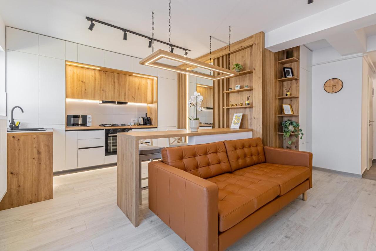 COZY Deluxe 3 Room Apartment - Coresi Mall - B&B Brasov