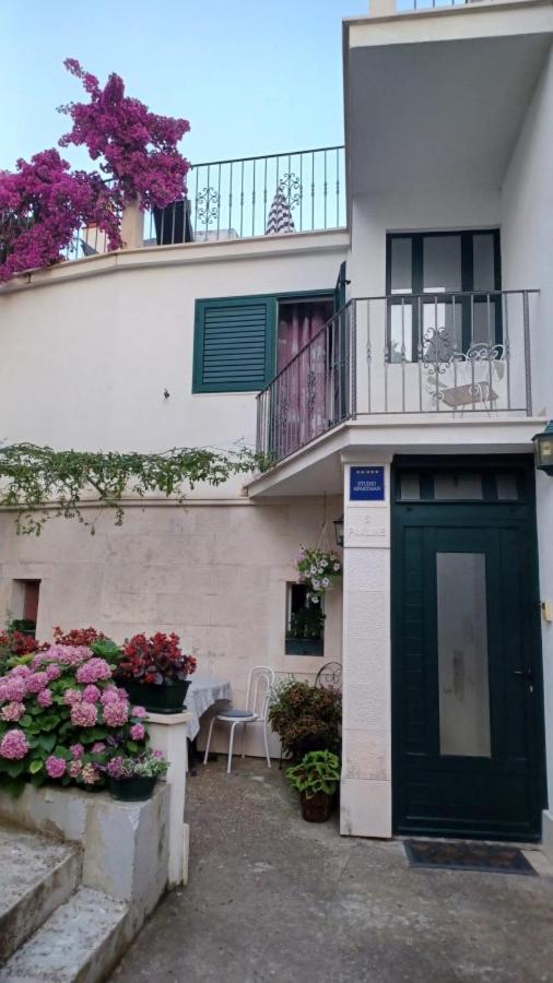 Studio apartment in Brist with Seaview, Balcony, Air condition, WIFI (4333-2) - B&B