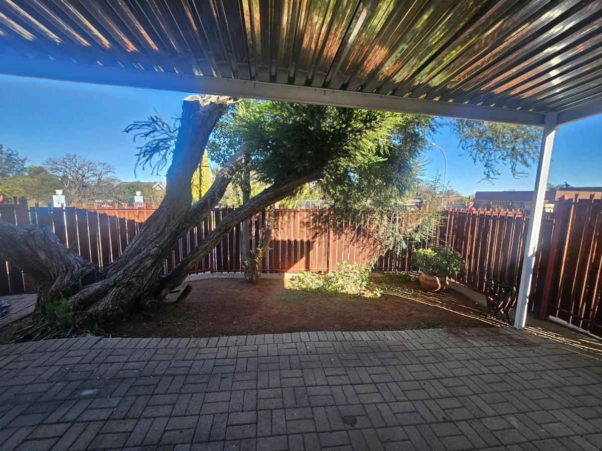 MB's Self Catering Guesthouse - B&B Bloemfontein