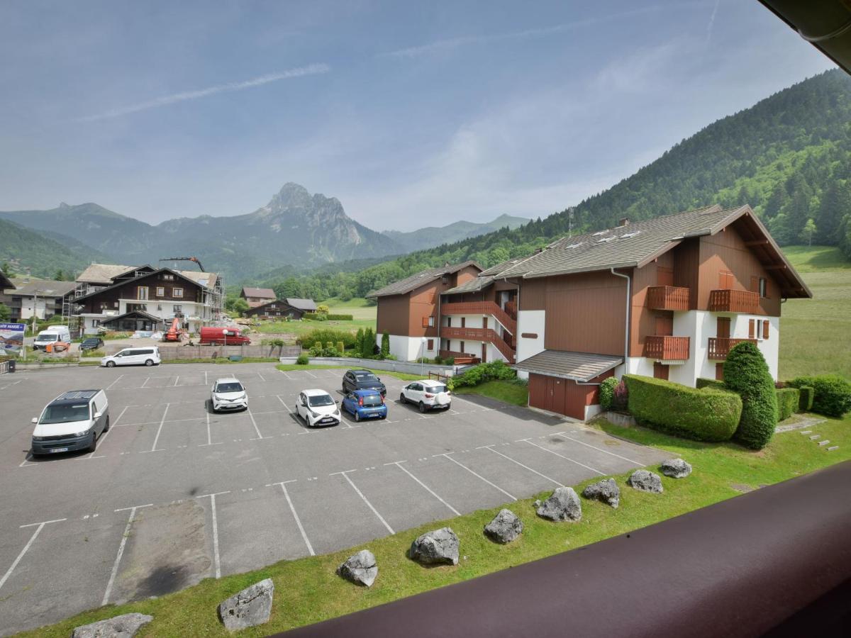 Charmant Duplex avec Balcon et Parking à Bernex, Proche Remontées Mécaniques - FR-1-498-36 - Chambres d’hôtes Bernex