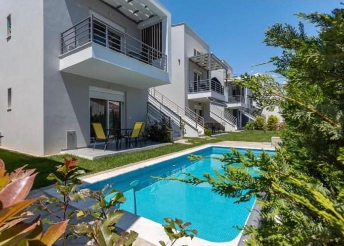 Apartment mit 2 Schlafzimmern und Poolblick