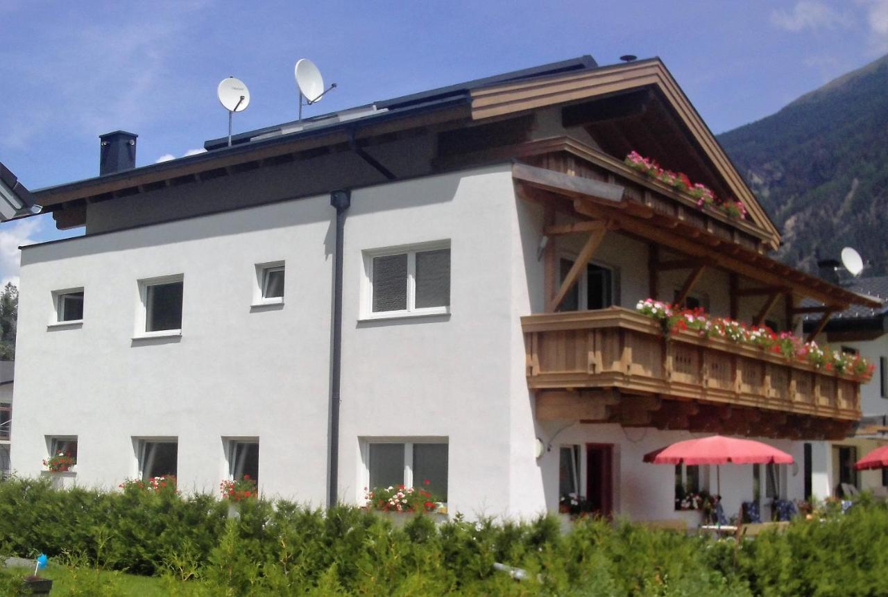 B&B Längenfeld - Appartment Christine - Bed and Breakfast Längenfeld