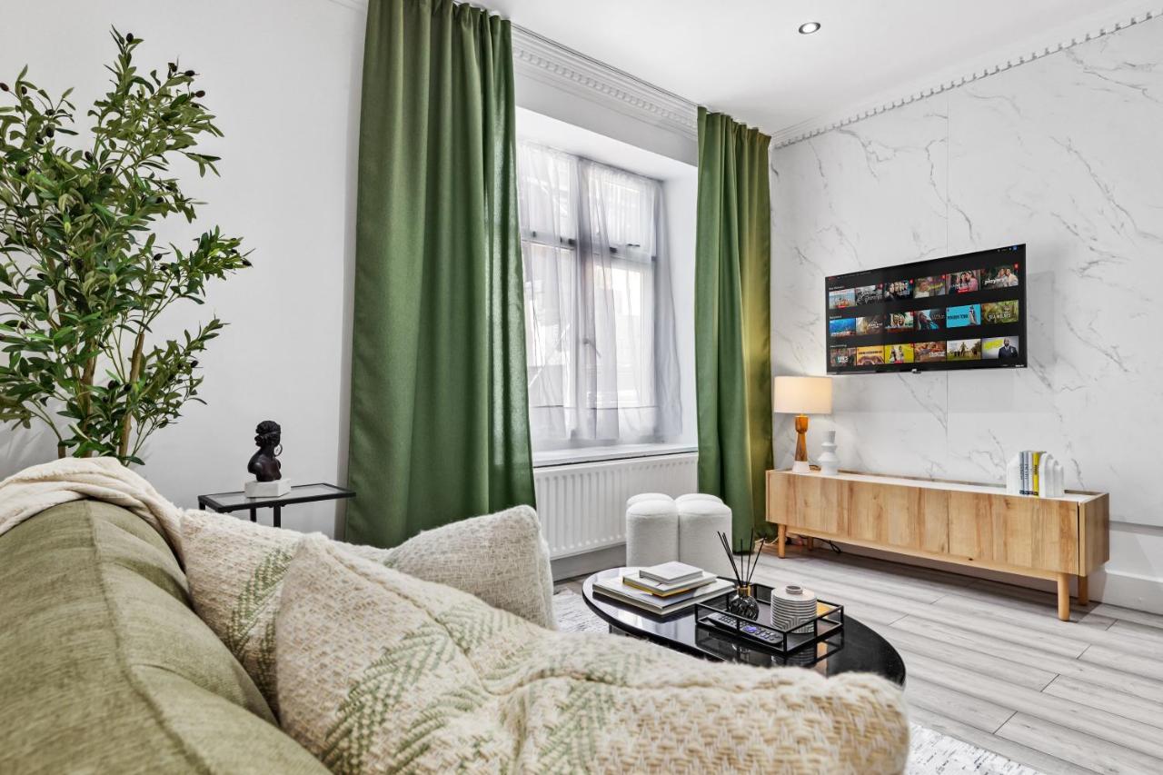 West London Home 2BR Sleep 6 Shop & Explore Wifi And Parking - B&B London