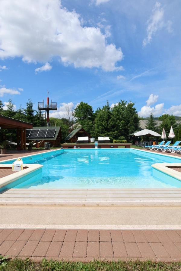 Cazare la Munte cu Piscină - B&B Bistra