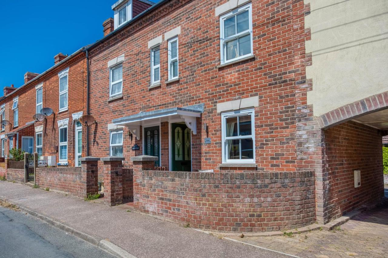 Sunnyside - Family Seaside Home, Crabpot Cottages, Sheringham - Bed and Breakfast Sheringham