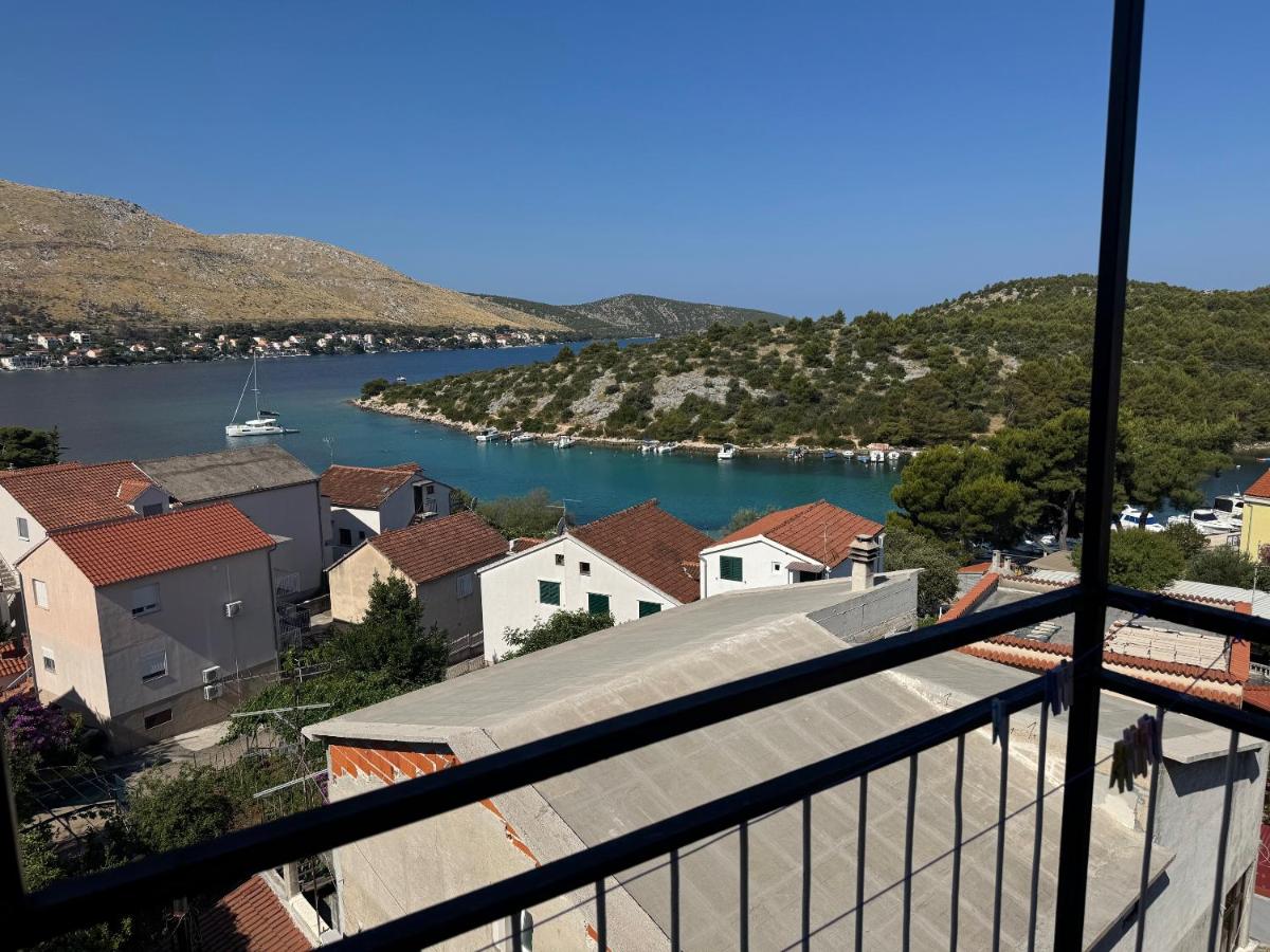 Two-Bedroom Apartment with Harbour View