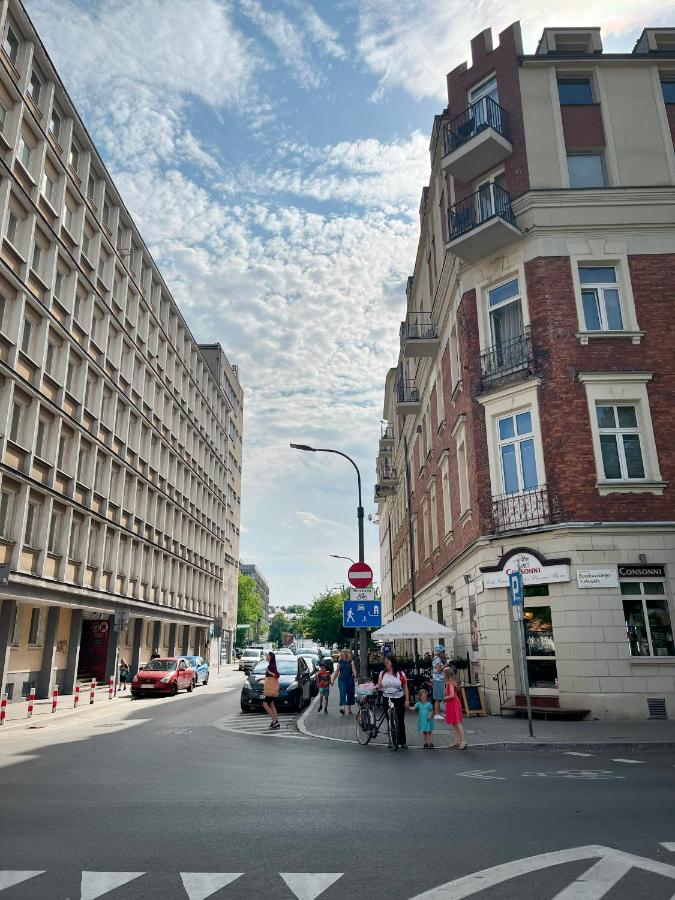 Modern Apartments with Air Conditioning, Vistula Boulevards, Cracow city heart - Chambres d’hôtes Cracovie