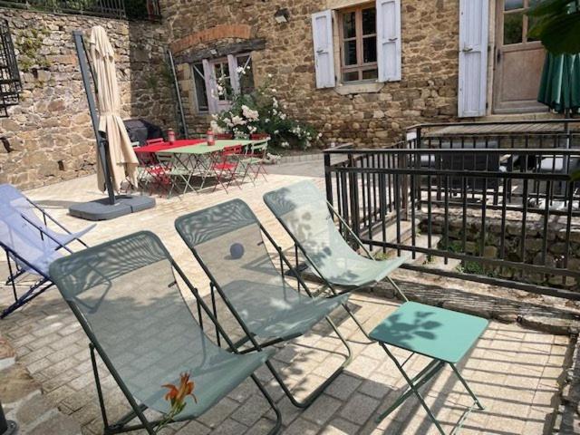 Maison en pierre avec vue imprenable dans le parc naturel du Pilat - B&B Pélussin