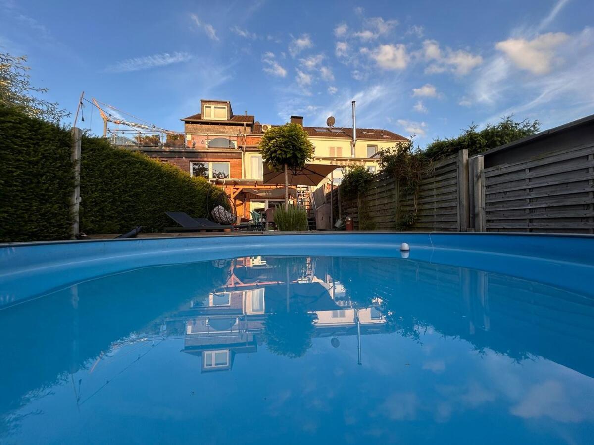 Seenahe Wohnung mit Gemeinschaftsgarten und -pool - Bed and Breakfast Essen