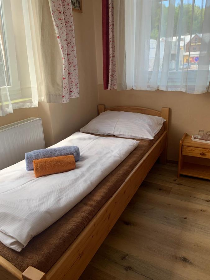 Chambre Lits Jumeaux avec Salle de Bains