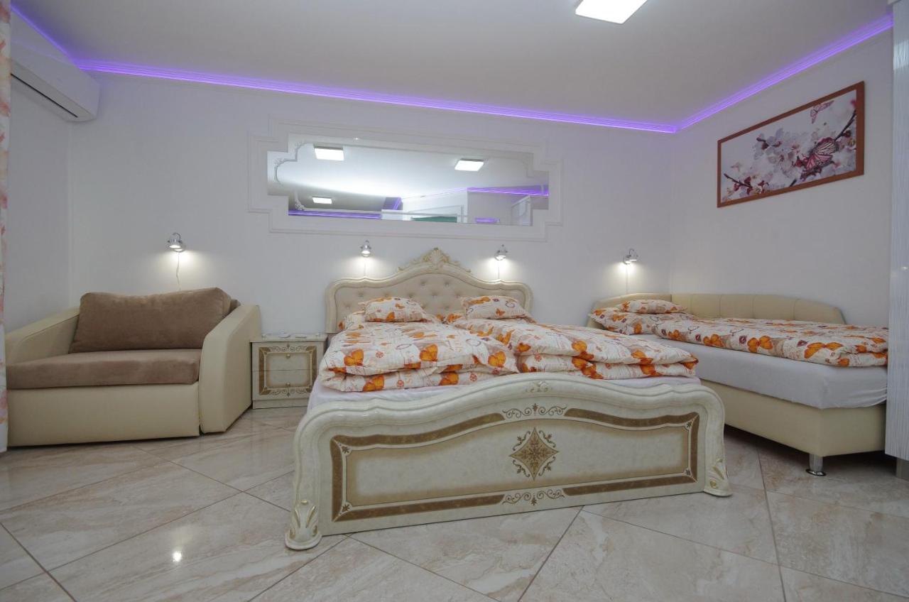 Deluxe Studio Apartment