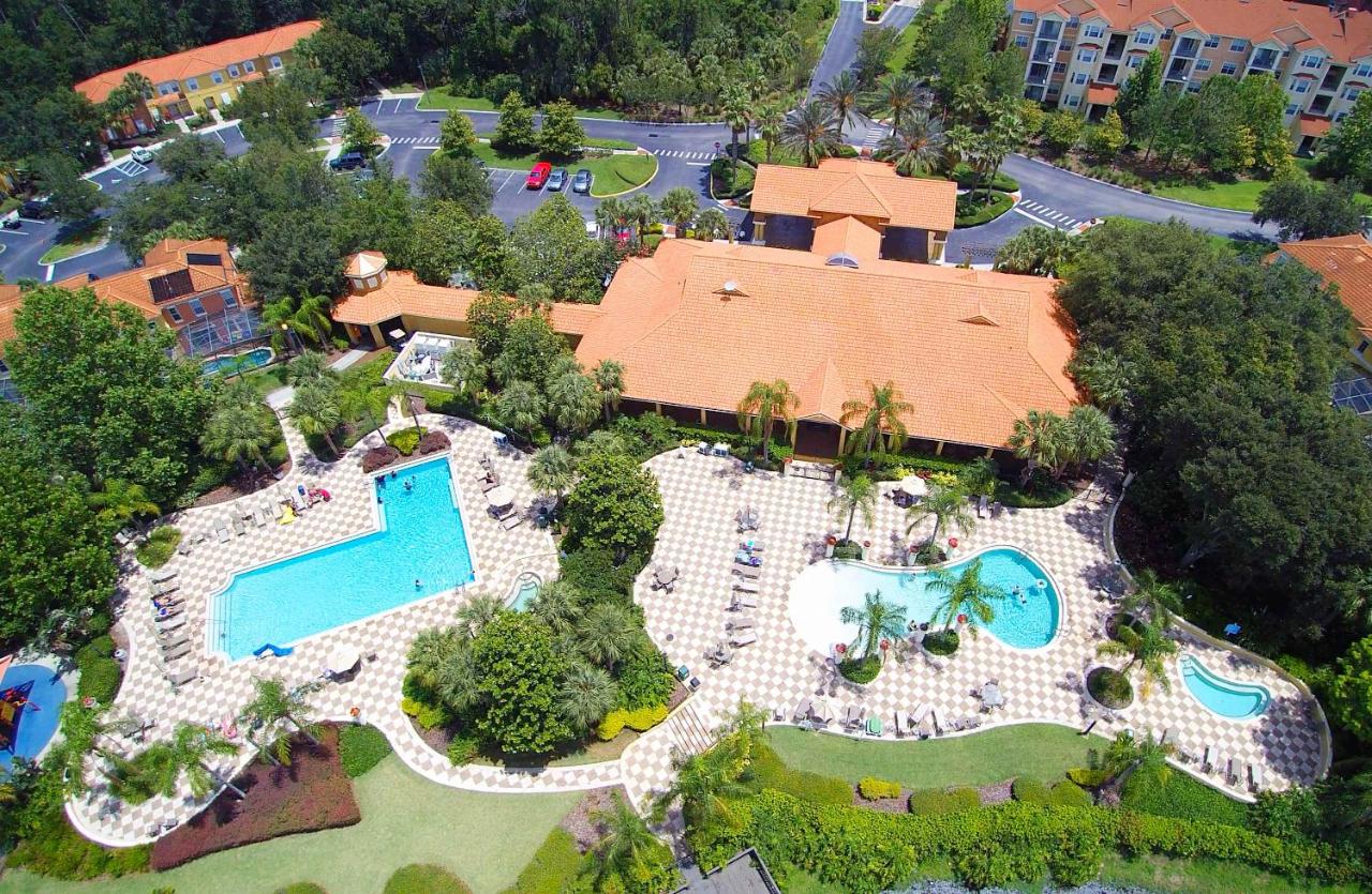 Spectacular House with 3 BR - Private Pool, BBQ - Minutes from Disney! - B&B Kissimmee