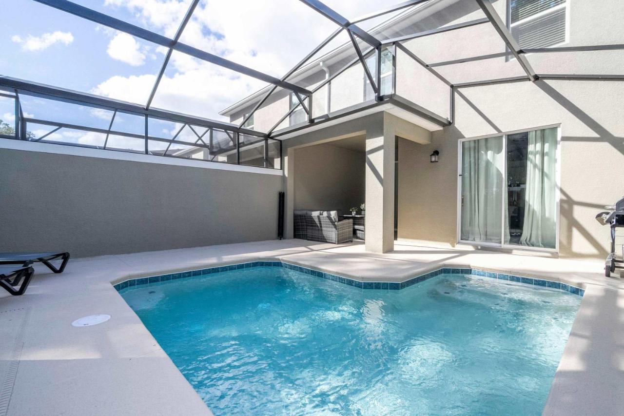 4BR Townhouse Storey Lake Private Pool BBQ - B&B Kissimmee