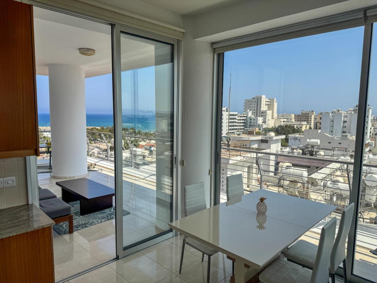 Sea View City Beach Apartment - B&B Larnaka