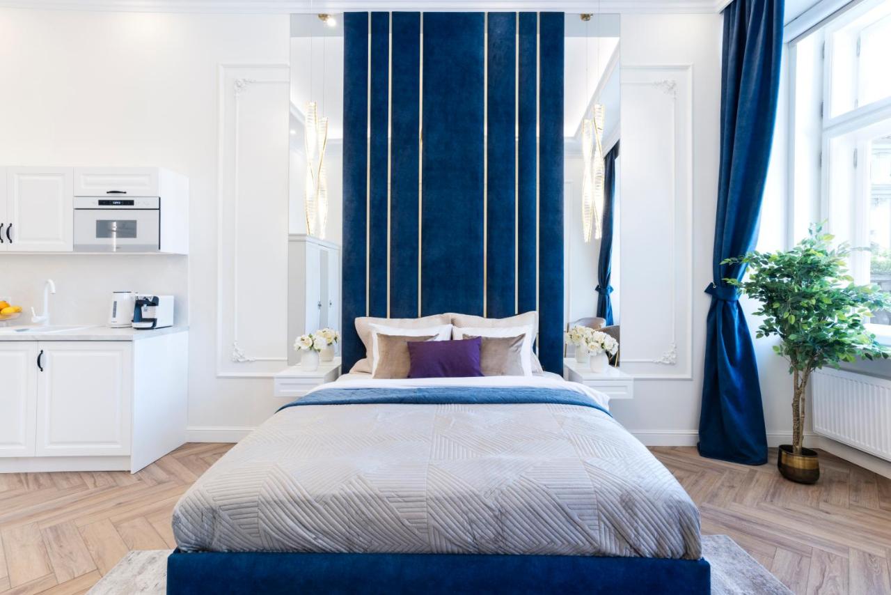 Royal Suite no. 1B, 1st floor Main Square view