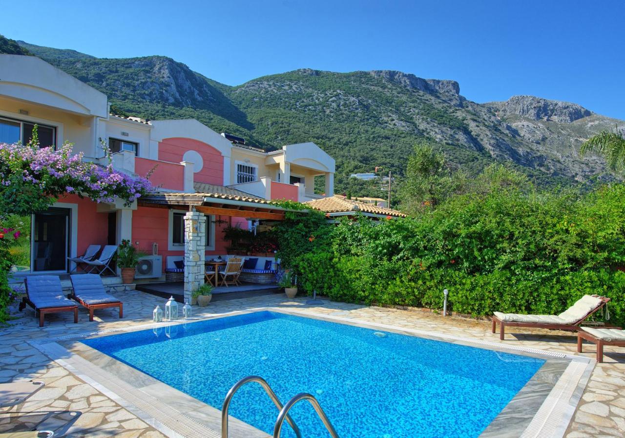 Beach Villa Blue by PosarelliVillas - B&B Barbáti