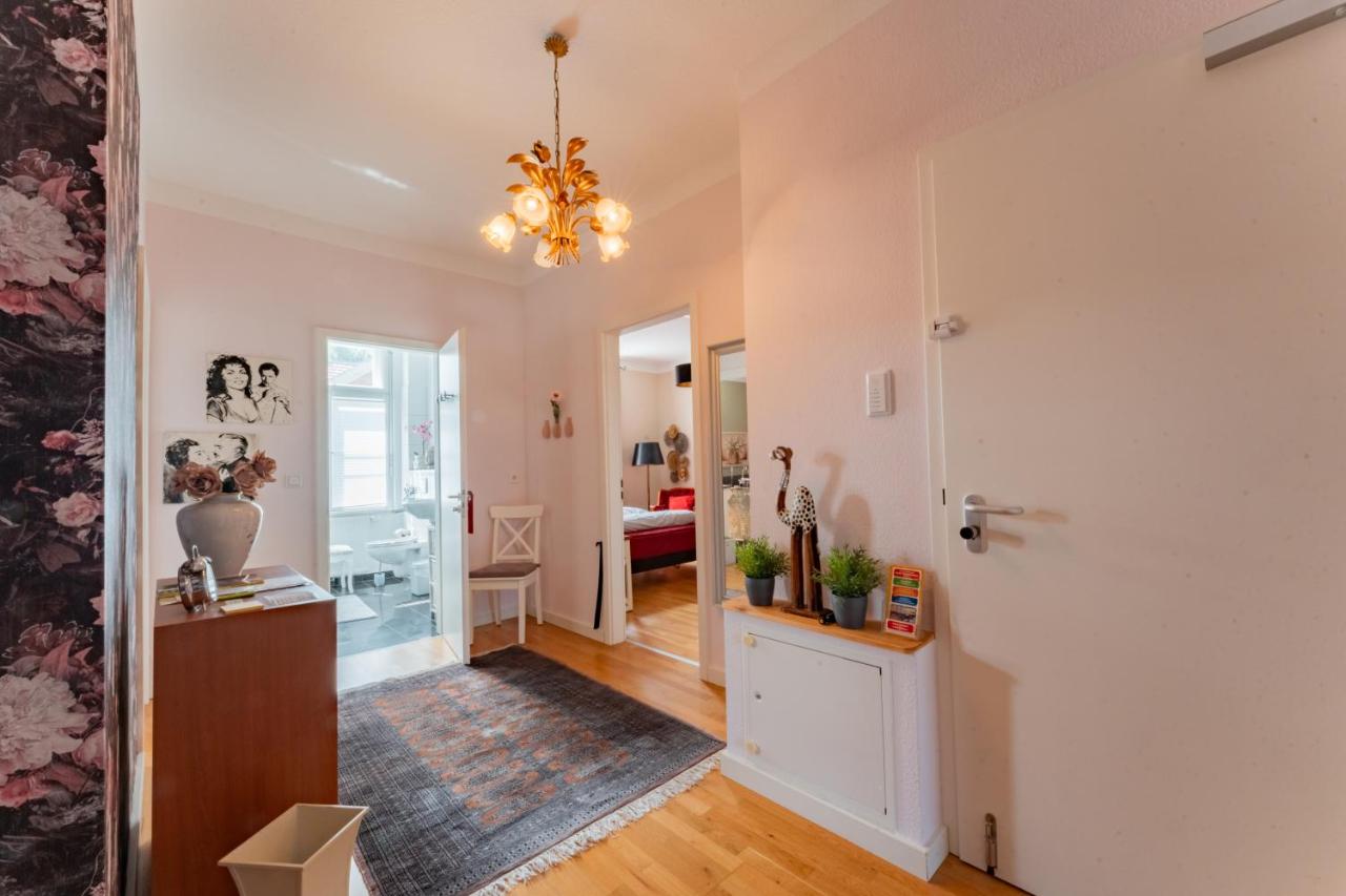 AAB Apartment 80qm mit 2 Schlafzimmern, Self-Check-in mit Wlan und gratis Parkplatz am Haus - B&B Bad Kissingen