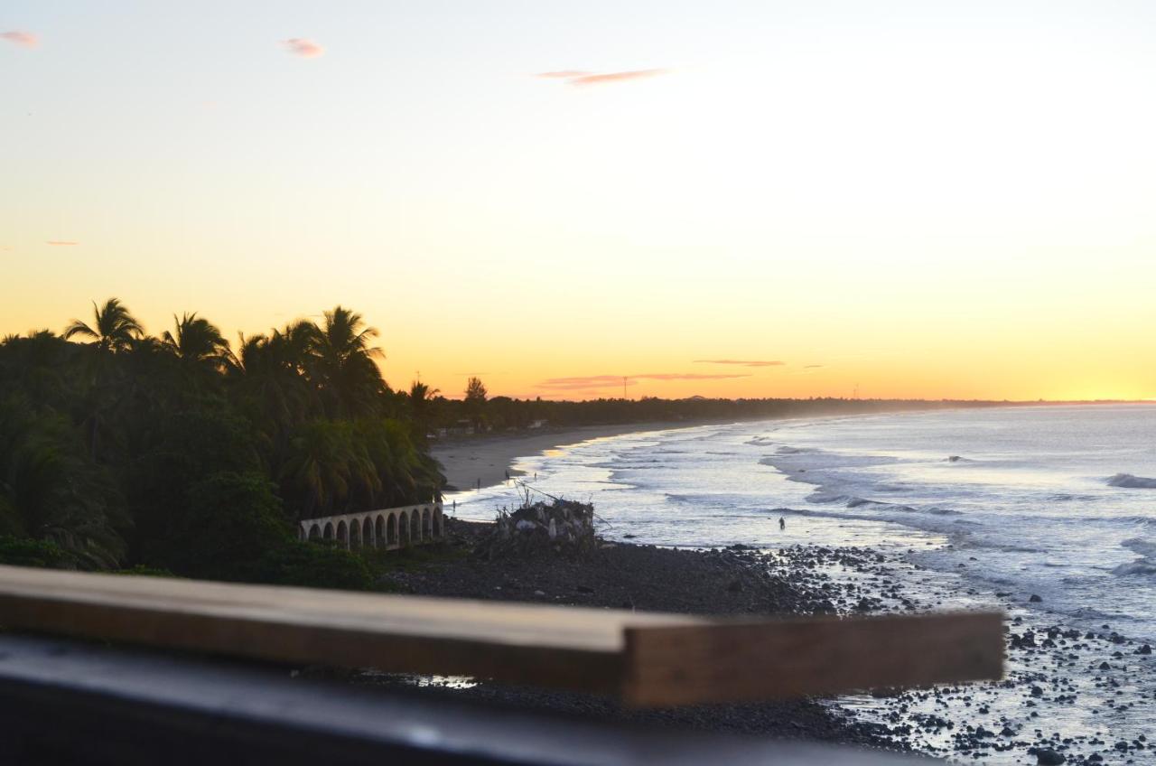 Olas y Sueños, sea front at La Libertad, ElSalvador - B&B